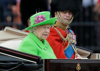 Британцам разрешили отворачиваться от своей королевы Королевский этикет в англии все правила читать